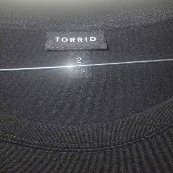 Torrid Women's Black Graphic Ruffled Trimmed T-shirt Dress Torrid Sz 2/18-20 - Picture 2 of 8